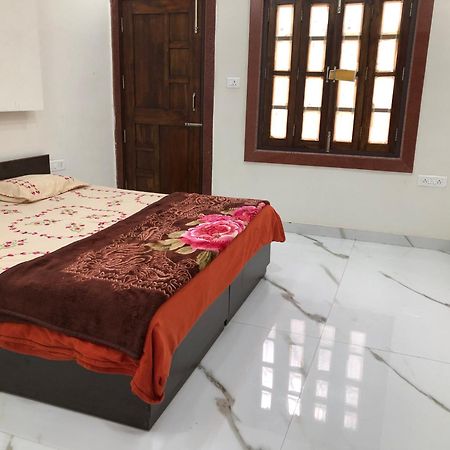 Ramaya Home Stay พาราณสี ภายนอก รูปภาพ