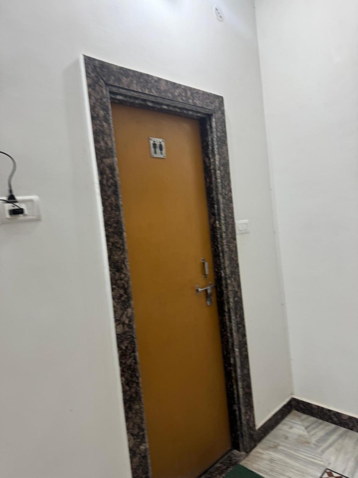 Ramaya Home Stay พาราณสี ภายนอก รูปภาพ